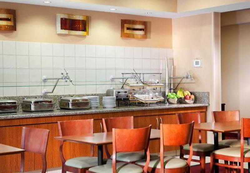 达拉斯中央高速公路索尼斯塔es套房酒店 餐厅 照片
